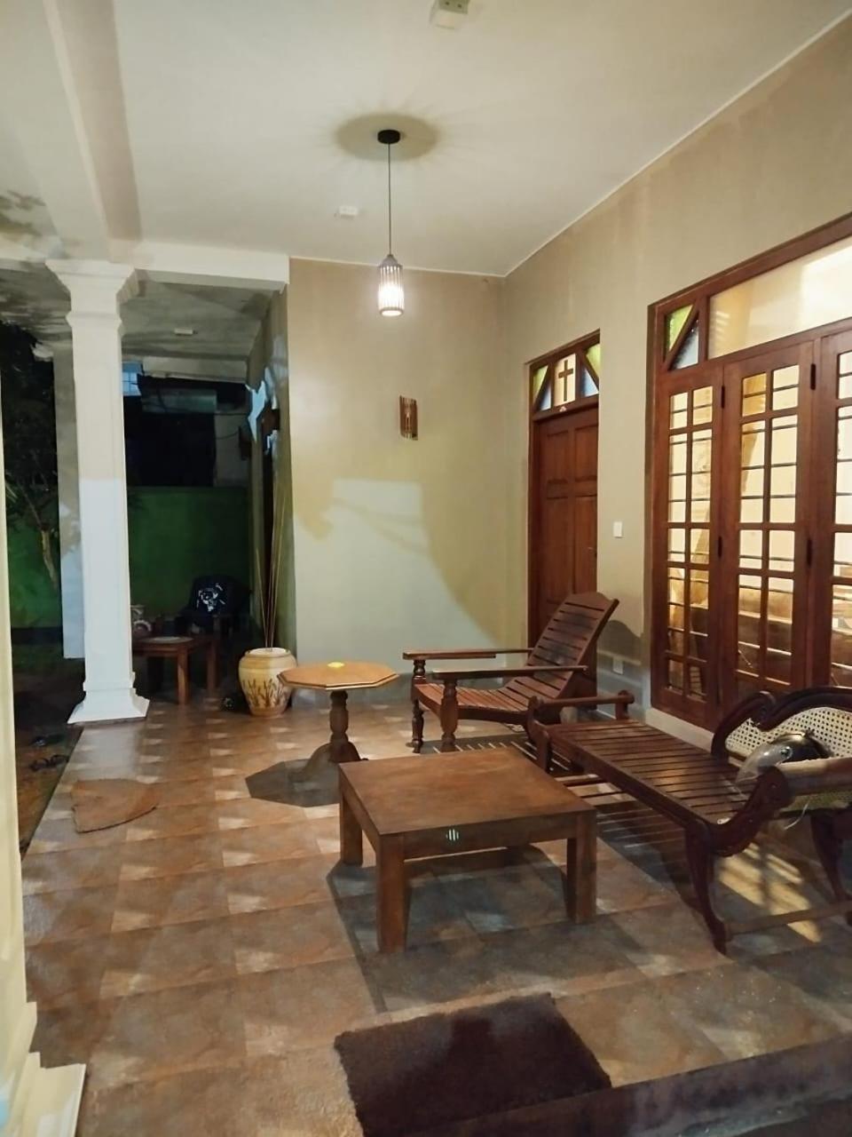 Siyon Yula - Guest House Хиккадува Экстерьер фото